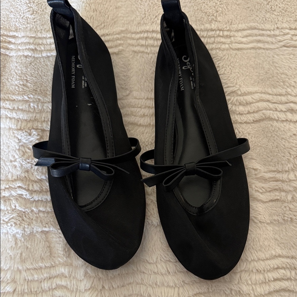Elegant Black Ballet Flats